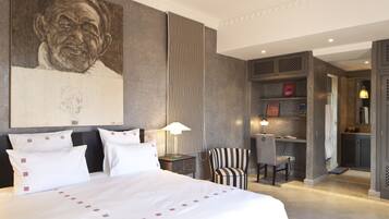 Villa, 5 Bedrooms, Garden View | 5 bedrooms, premium bedding, in-room safe, desk