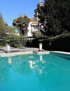 Outdoor pool - The Romantic Suites & Garden Guest House - Adults Only (Sintra)