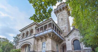 The Romantic Suites & Garden Guest House - Adults Only