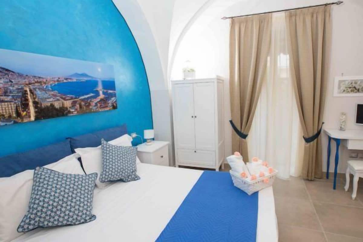 2 bedrooms, in-room safe, desk, soundproofing