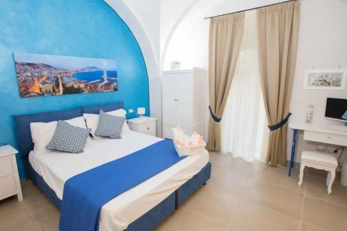2 bedrooms, in-room safe, desk, soundproofing