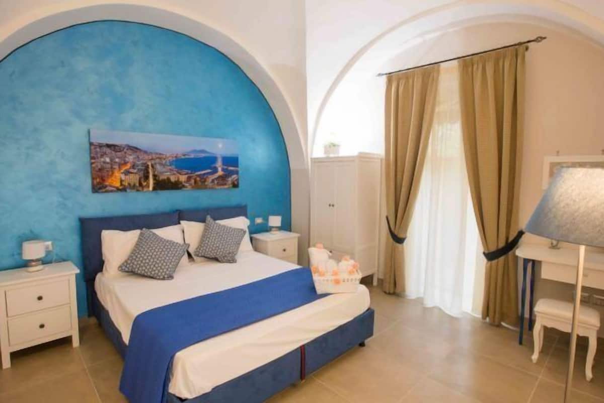 2 bedrooms, in-room safe, desk, soundproofing