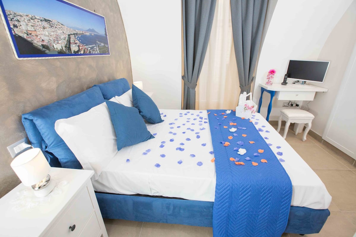 2 bedrooms, in-room safe, desk, soundproofing
