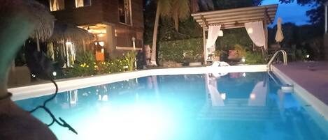 Outdoor pool, pool loungers