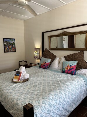 Deluxe Room, 1 Bedroom, Private Bathroom, Garden Area | Premium bedding, individually decorated, blackout drapes, soundproofing - El litoral (Las Lajas)