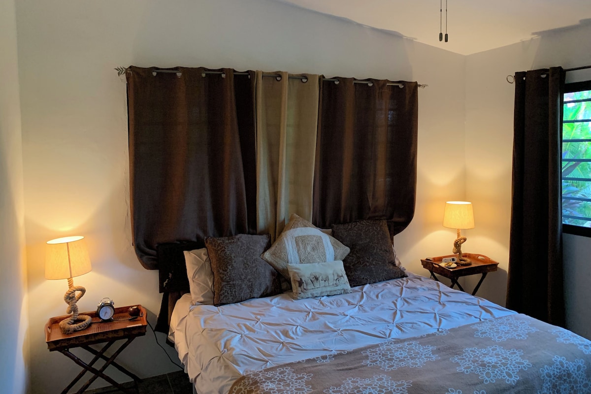 Ropa de cama de alta calidad y cortinas blackout