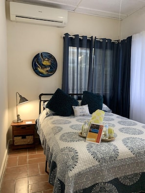 Traditional Double Room, 1 Double Bed, Non Smoking, Private Bathroom | Premium bedding, individually decorated, blackout drapes, soundproofing - El litoral (Las Lajas)