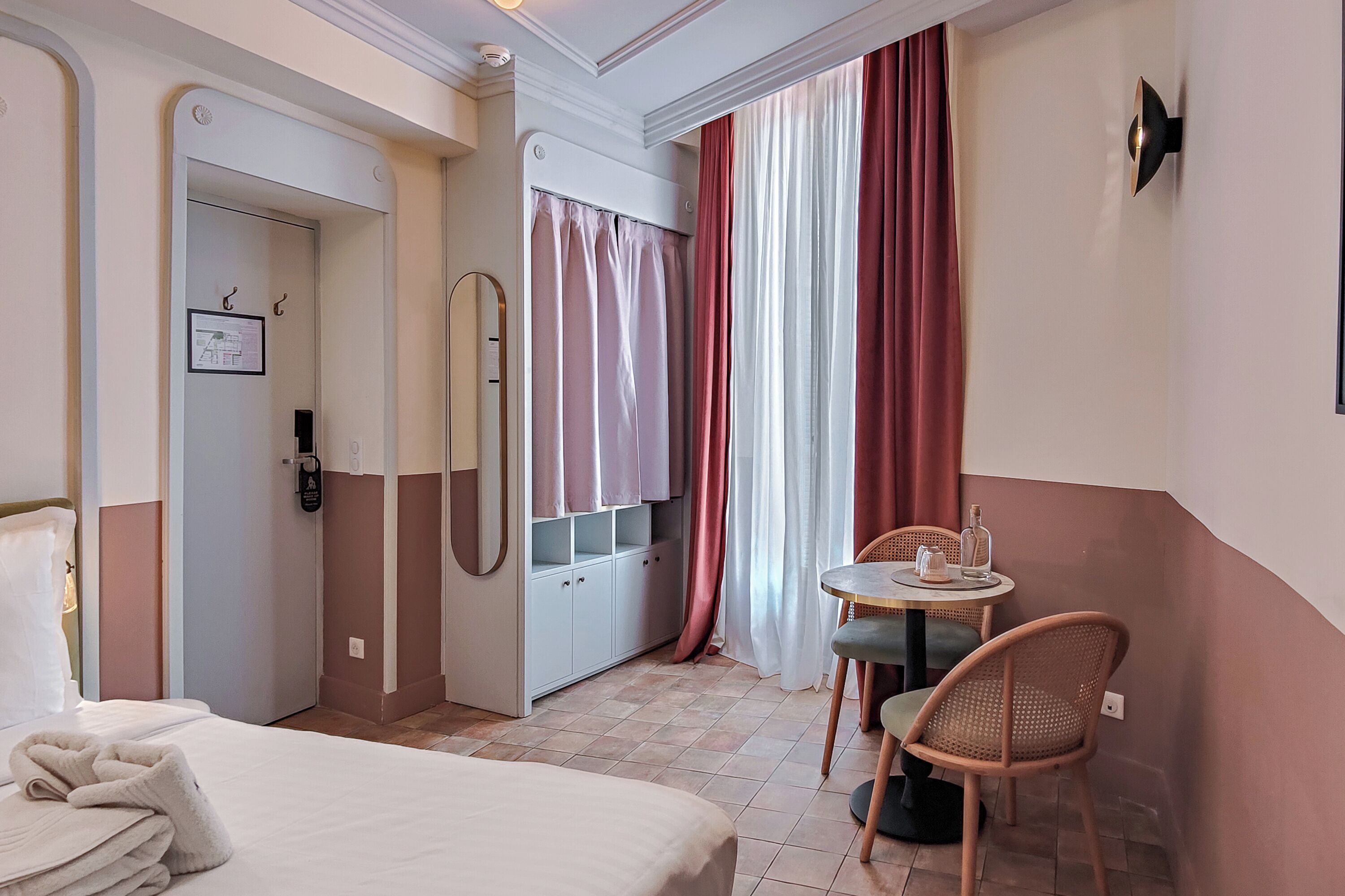 標準開放式套房, 浴缸 | 高級寢具、客房內保險箱、隔音、熨斗/熨衣板