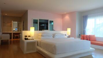 Deluxe Double Room with Sea View | ตู้นิรภัยในห้องพัก, Wi-Fi ฟรี