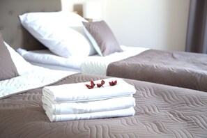 Desk, free WiFi, bed sheets - Dominik Motel (Paderborn)