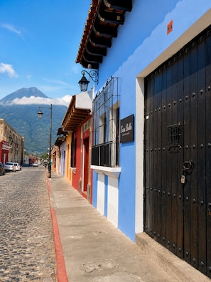 Exterior - Hotel Casa Bella (Antigua Guatemala)