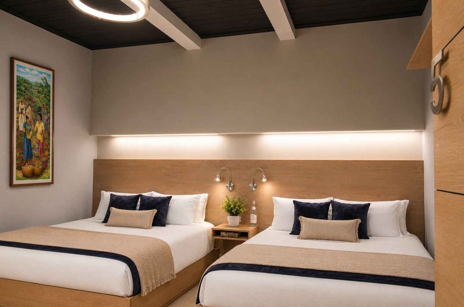 Deluxe 2 King Size Beds Suite