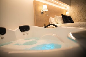Suite | Private spa tub