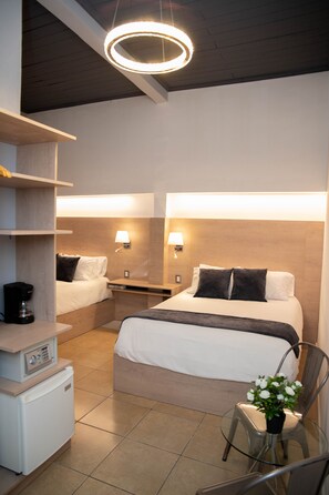 ห้องพัก, เตียงควีนไซส์ 2 เตียง | ตกแต่งพิเศษโดยเฉพาะ, Wi-Fi ฟรี, ผ้าปูที่นอน