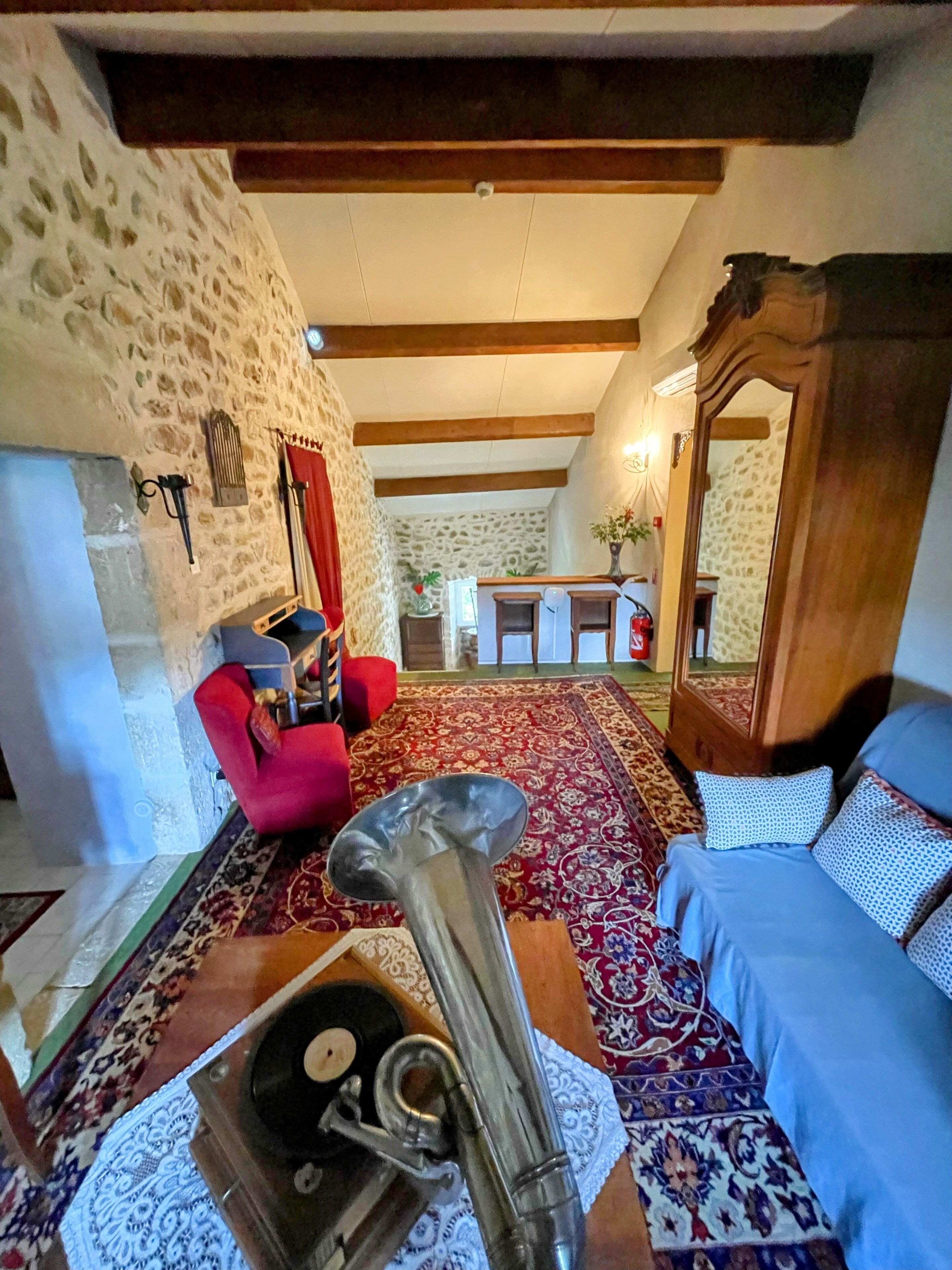 50-cm flat-screen tv with digital channels, tv