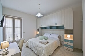 Comfort Triple Room | Minibar, desk, rollaway beds, free WiFi