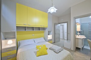 Minibar, escritorio, wifi gratis y ropa de cama 