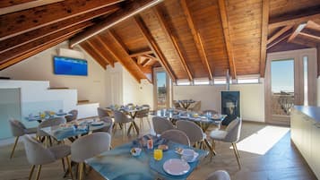 Tägliches inbegriffenes Frühstücksbuffet