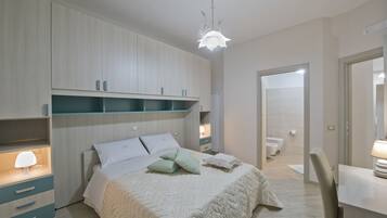 Tripla Comfort | Minibar, una scrivania, letti aggiuntivi (a pagamento), Wi-Fi gratuito