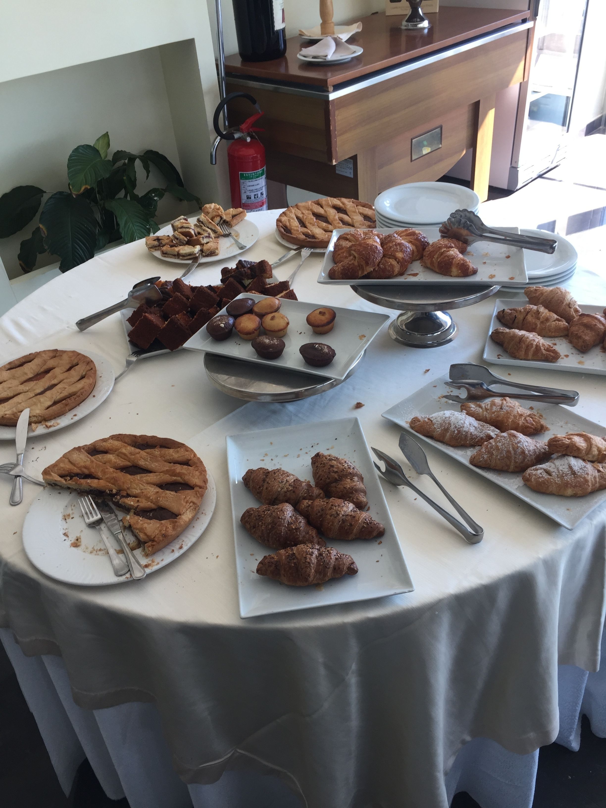 Petit déjeuner composé de spécialités régionales (5 EUR par personne)