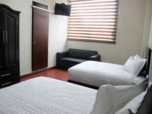 Quarto casal, 2 camas de casal | Ferros/tábuas de passar roupa, Wi-Fi de cortesia