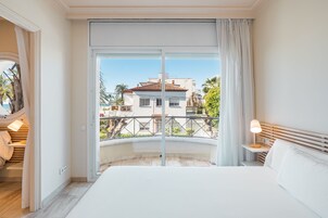 Apartment, 1 Bedroom, Sea View (Apartment 1 bedroom sea view 3 adults) | 1 bedroom, down comforters, in-room safe, desk