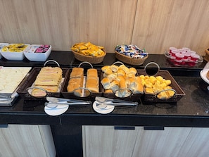 Tägliches inbegriffenes Frühstücksbuffet