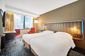 객실 내 금고, 책상, 노트북 작업 공간, 방음 설비