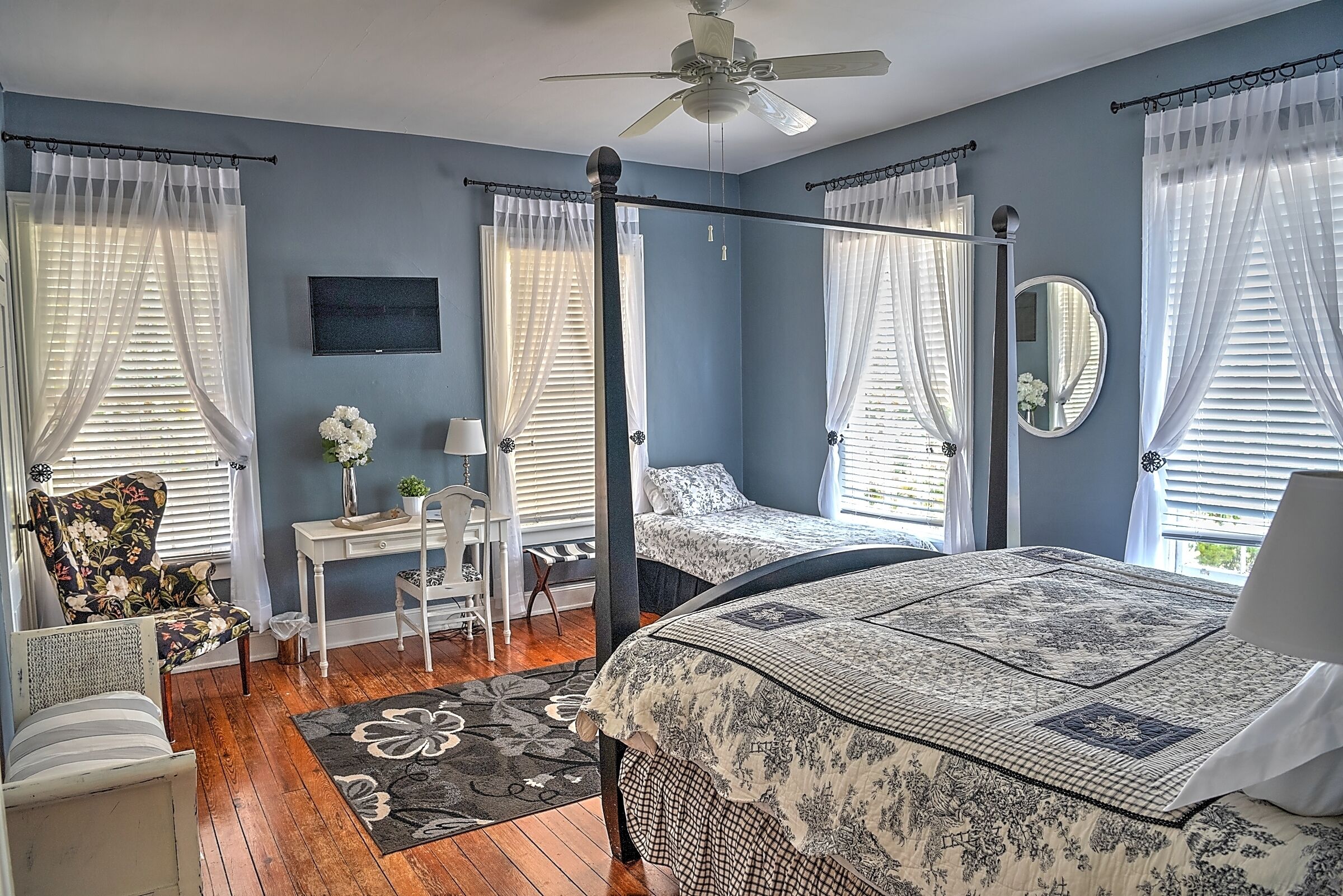 Chambre Confort, Plusieurs lits | 1 chambre, literie de qualité, décor unique, ameublement unique