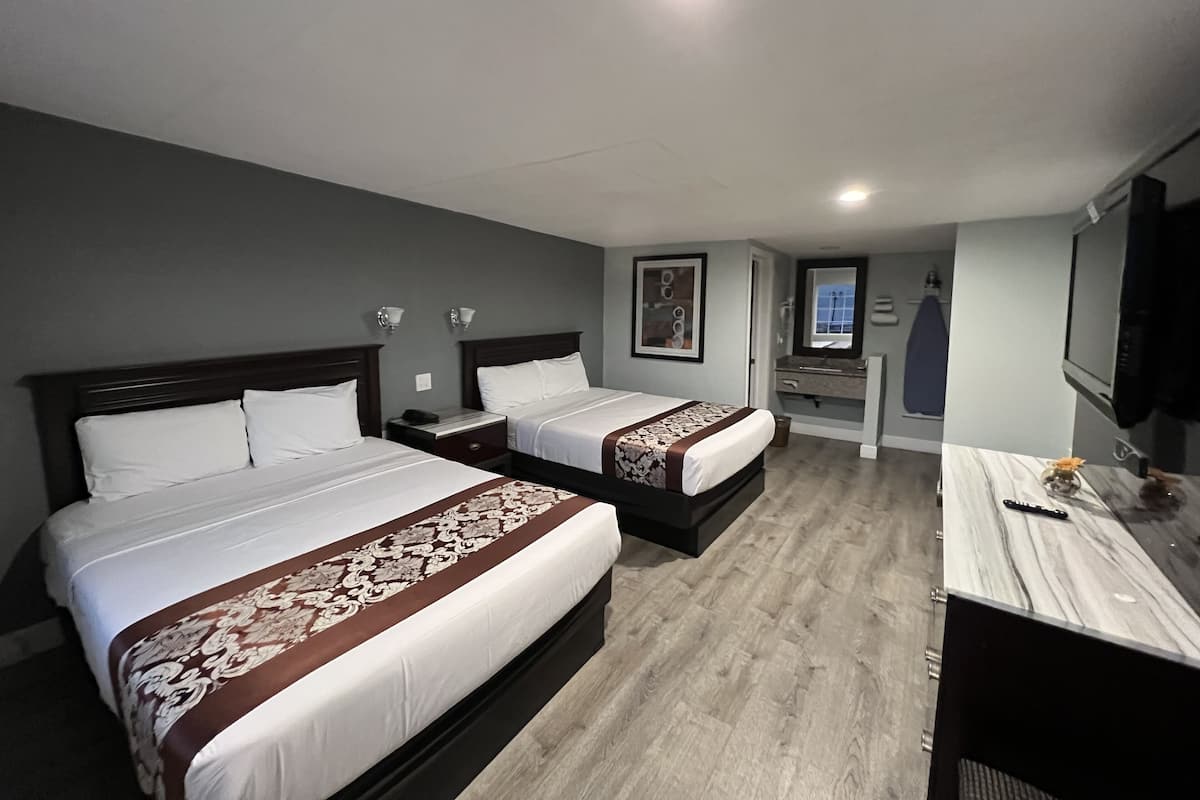 Deluxe Room, 2 Double Beds | Free WiFi, bed sheets