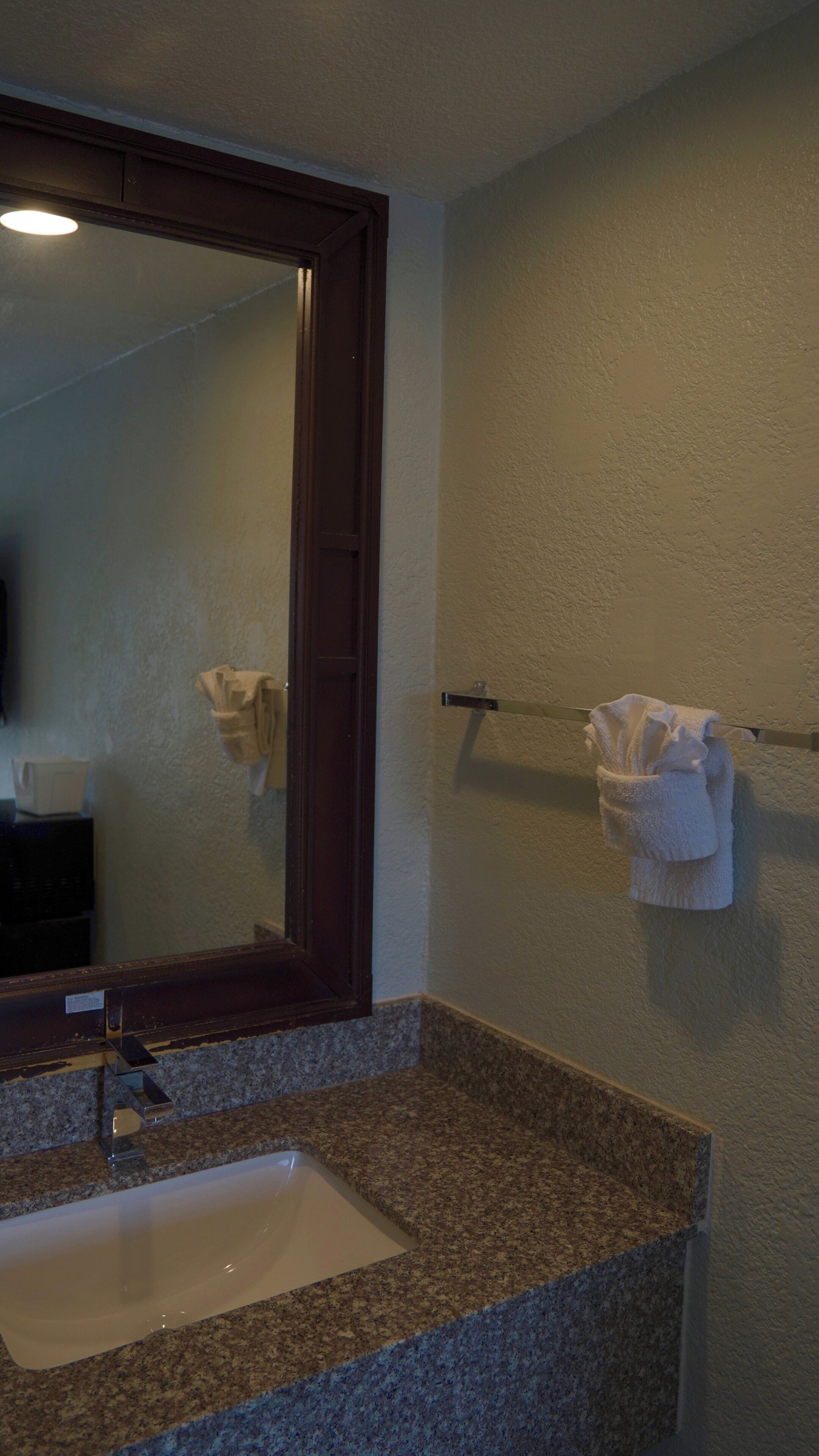Wastafel kamar mandi