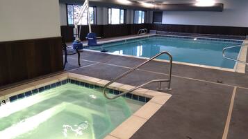 Indendørs pool