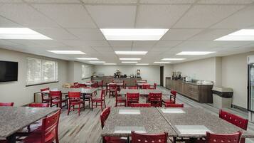 Free daily continental breakfast
