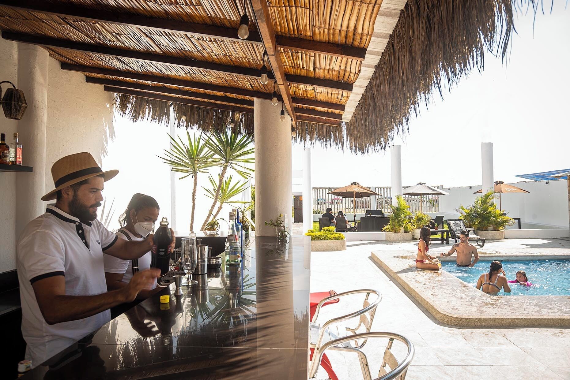 Poolbar