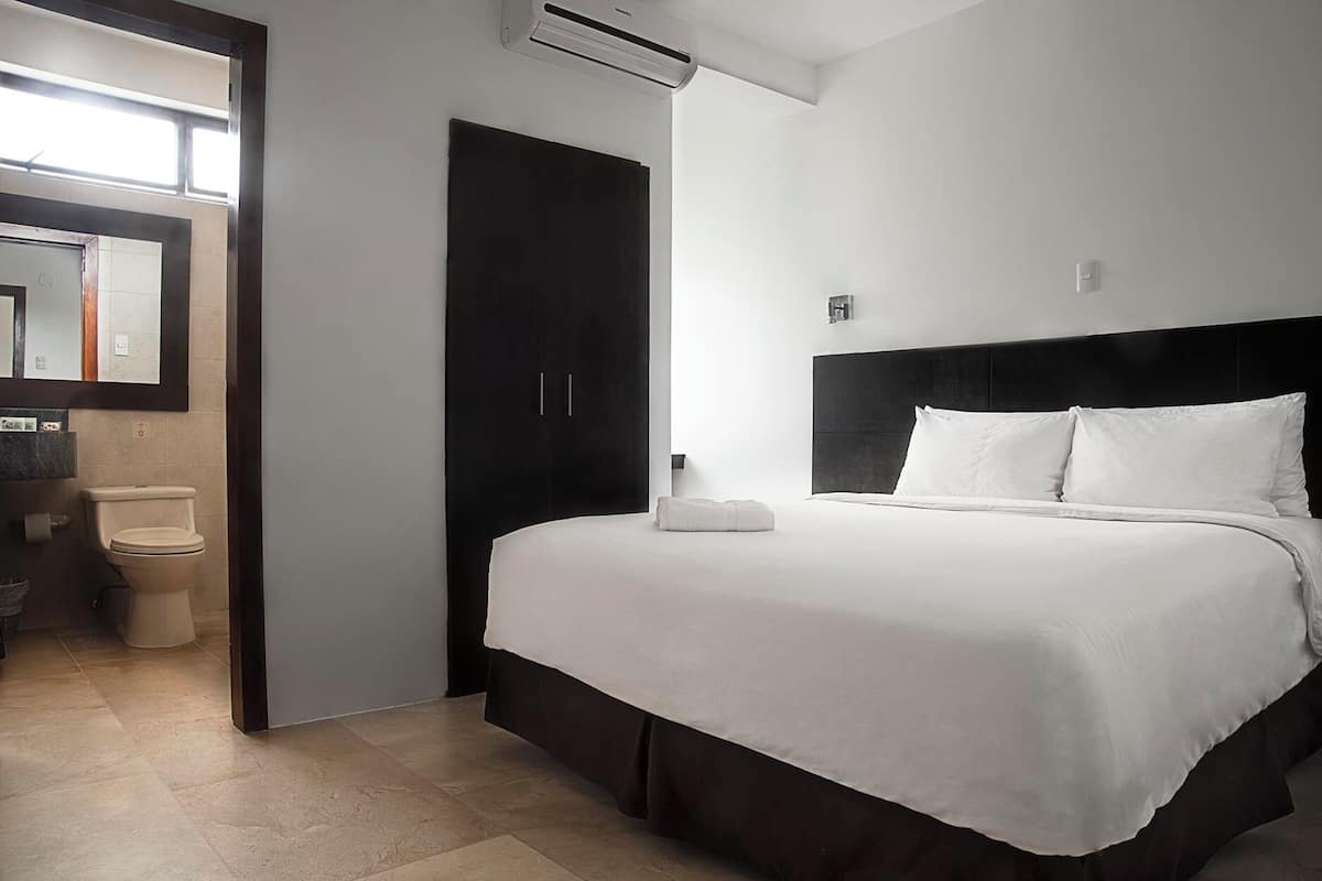  Habitacion con cama grande | ستائر تعتيم ومكواة/لوح كي وواي فاي مجانًا وملاءات أسرّة