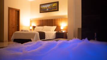 Habitación doble junior | Ropa de cama de alta calidad y escritorio