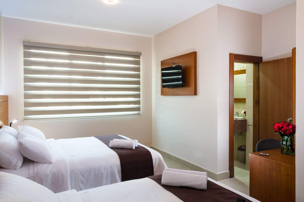 Triple Room | Bilik Mandi | Pancuran mandi, kelengkapan dandanan diri percuma, pengering rambut