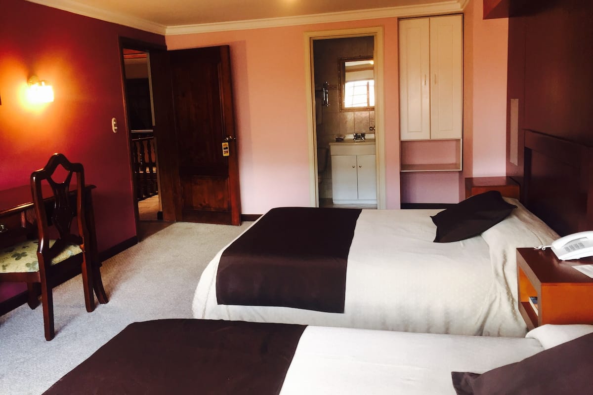 Double Room, 1 Katil Ratu (Queen), Garden View | Peralatan tempat tidur premium, seterika/papan seterika