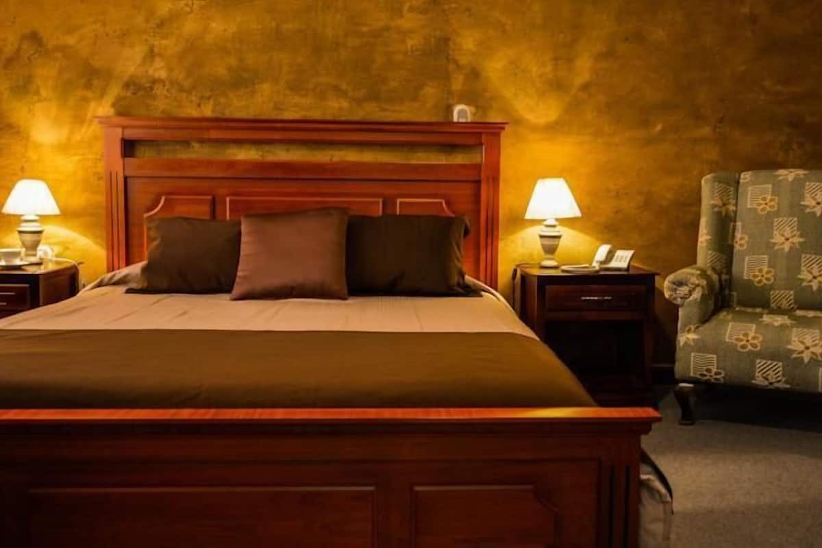 Single Room | Peralatan tempat tidur premium, seterika/papan seterika