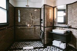 Shower, rainfall showerhead, designer toiletries, hair dryer - San Francisco Proper Hotel (San Francisco)