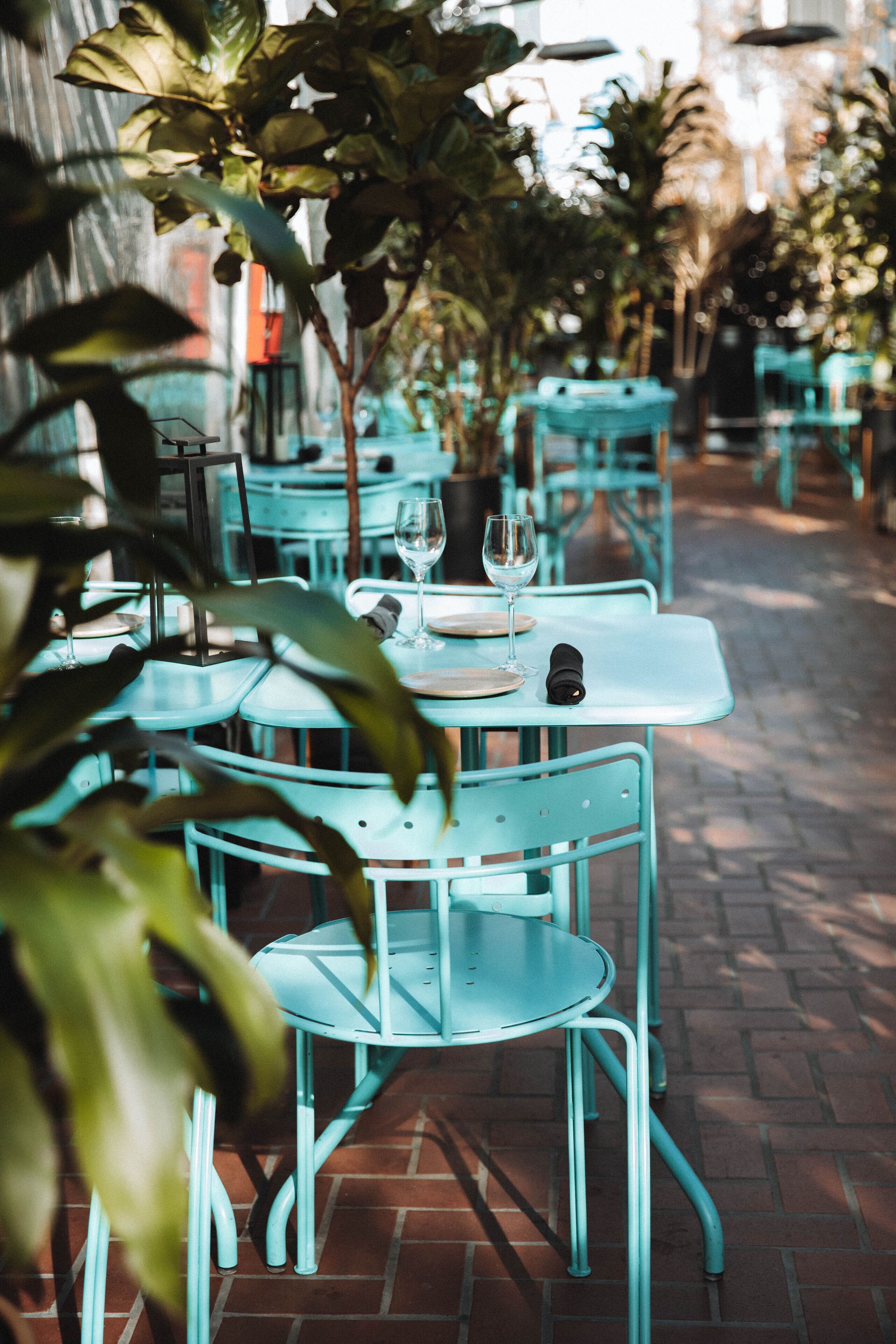 2 restaurants, breakfast, lunch, dinner served; Californian cuisine 