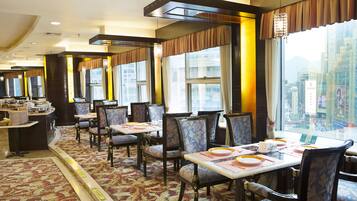 Local and international cuisine