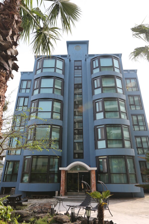 Fachada de la propiedad