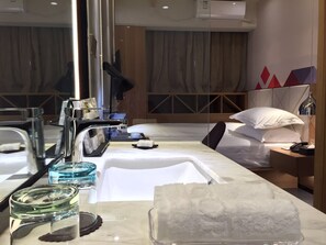 BM Pleasure-Double Room
