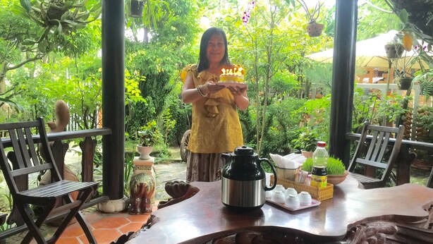 Sarapan, makan tengah hari dan makan malam dihidangkan 