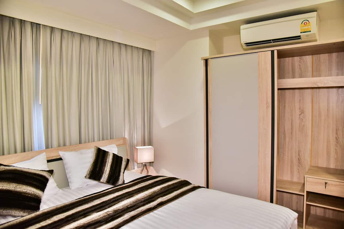 In-room safe, desk, iron/ironing board, rollaway beds