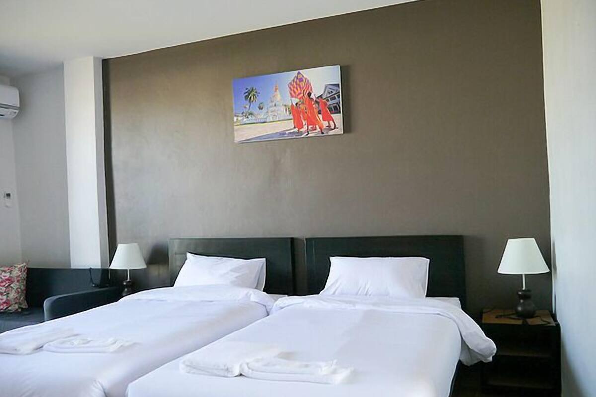 Superior Twin Room | Desk, blackout drapes, rollaway beds (surcharge), WiFi (free)