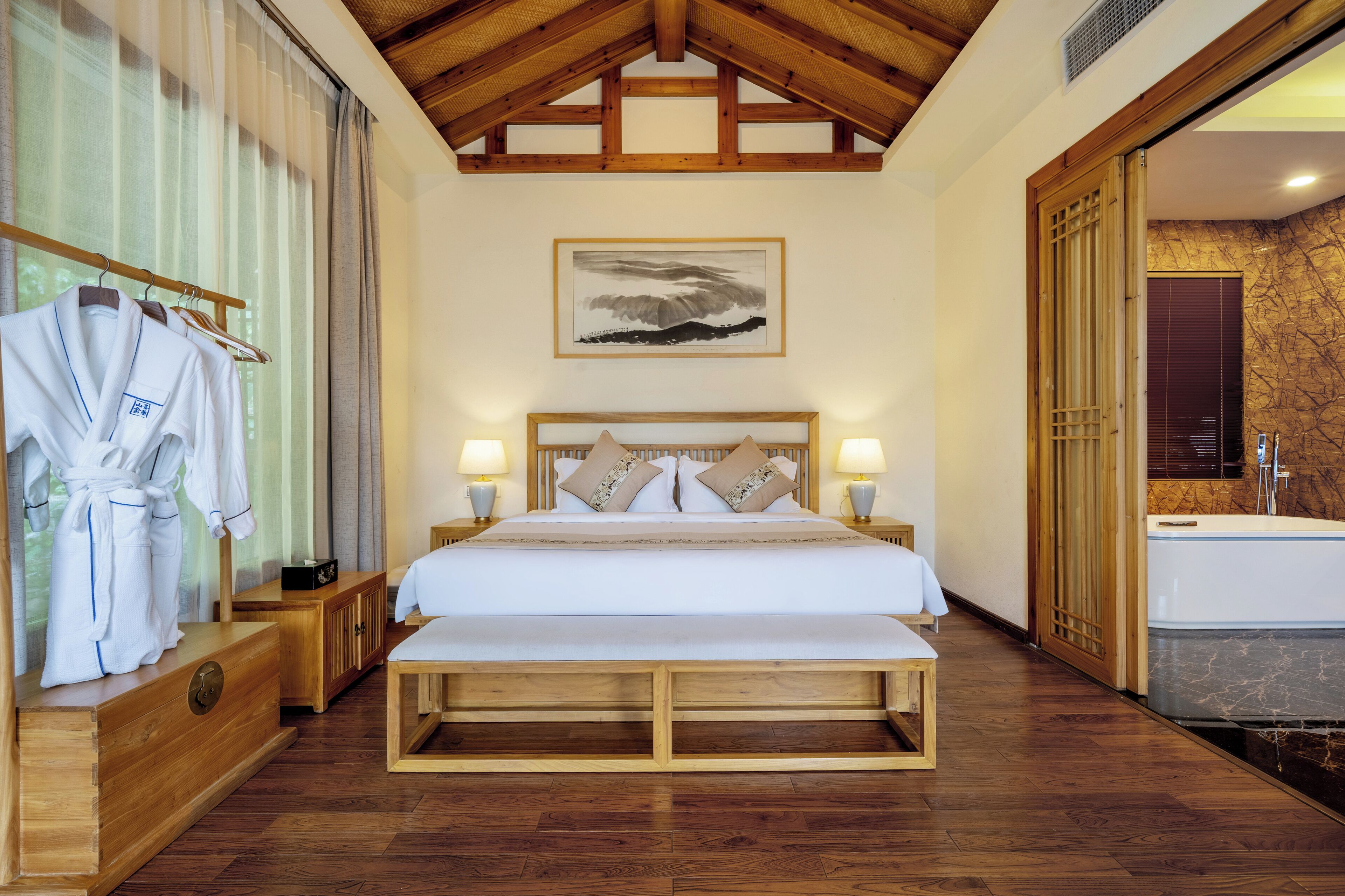 パノラミック ハウス | 高級寝具、羽毛の掛け布団、セレクト コンフォート製ベッド、ミニバー