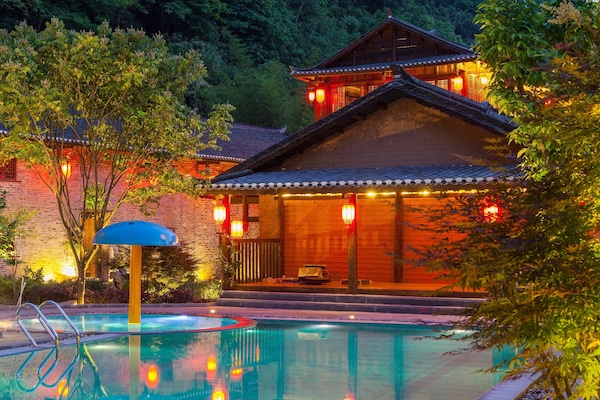 Outdoor pool, pool loungers