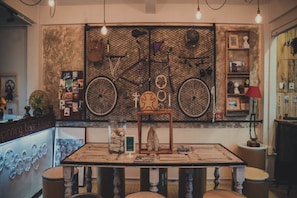 Daily breakfast for a fee - Spinning Bear Hostel (Bangkok)